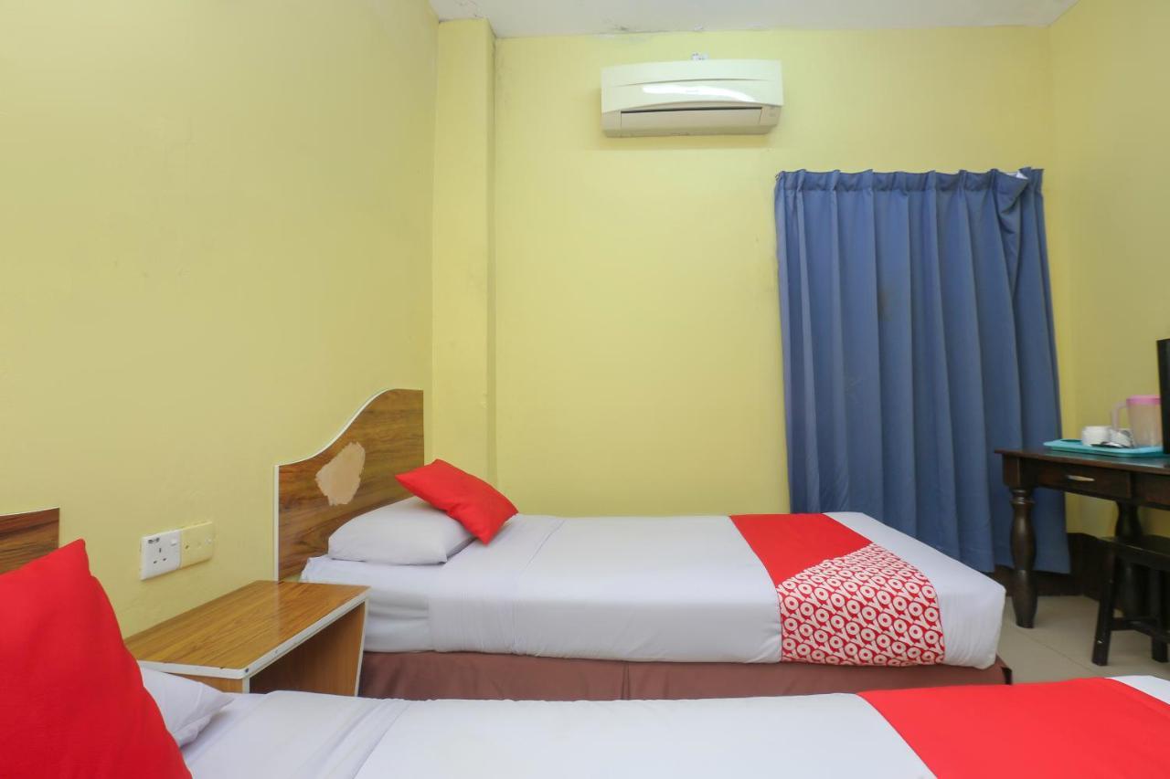 Oyo 90162 Aj Hotel Kuala Berang 외부 사진